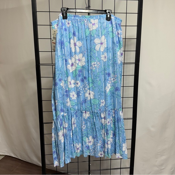 Ruby Road Rd Botanical Garden Blue Purple Floral Skirt 
Size 2X NWT - Picture 6 of 6